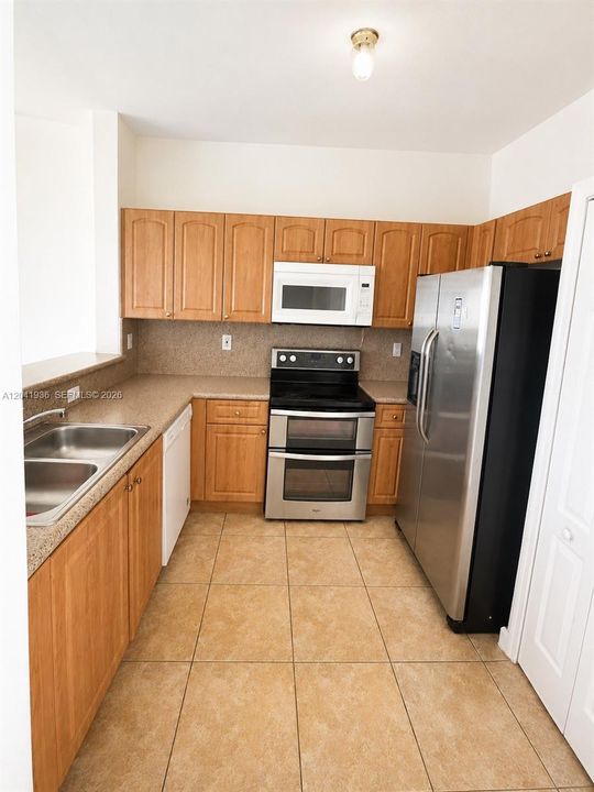 В аренду: $1,850 (3 спален, 2 ванн, 1166 Квадратных фут)