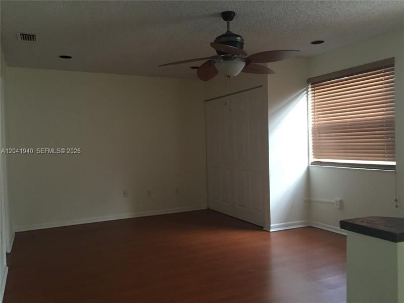 For Rent: $3,200 (3 beds, 2 baths, 1407 Square Feet)