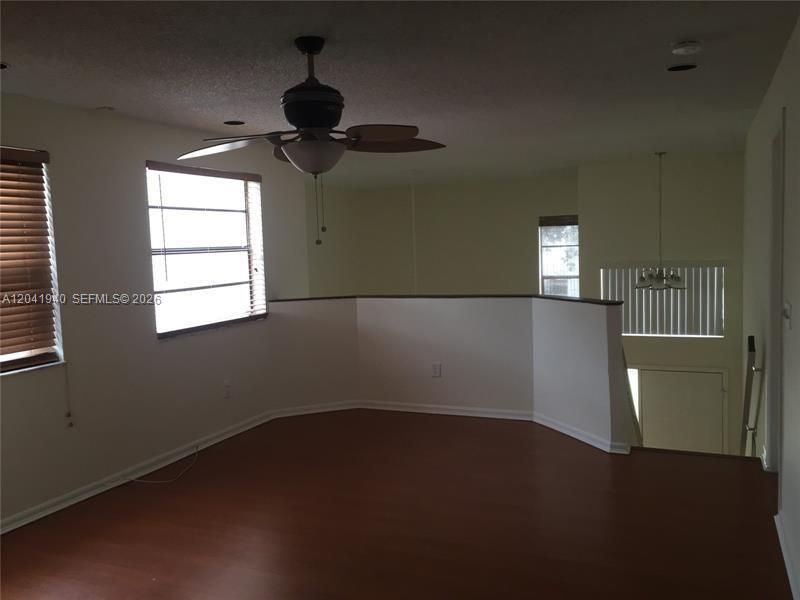For Rent: $3,200 (3 beds, 2 baths, 1407 Square Feet)