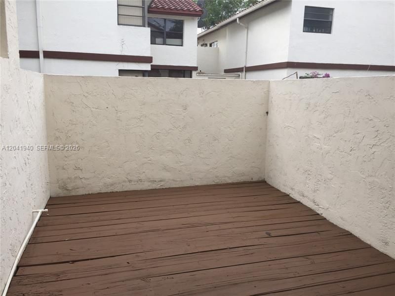 For Rent: $3,200 (3 beds, 2 baths, 1407 Square Feet)
