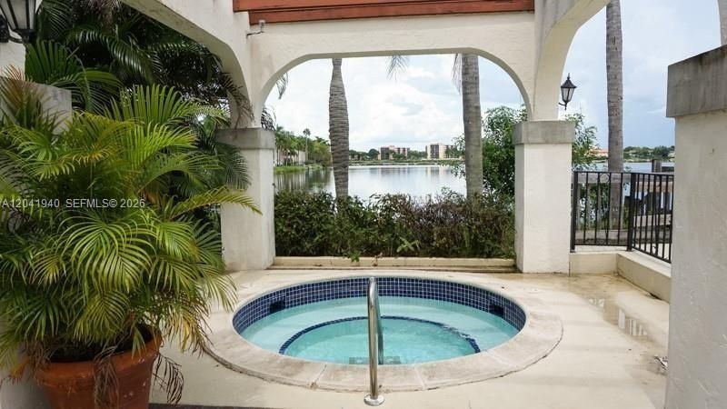 For Rent: $3,200 (3 beds, 2 baths, 1407 Square Feet)
