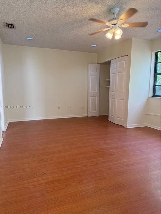 For Rent: $3,200 (3 beds, 2 baths, 1407 Square Feet)