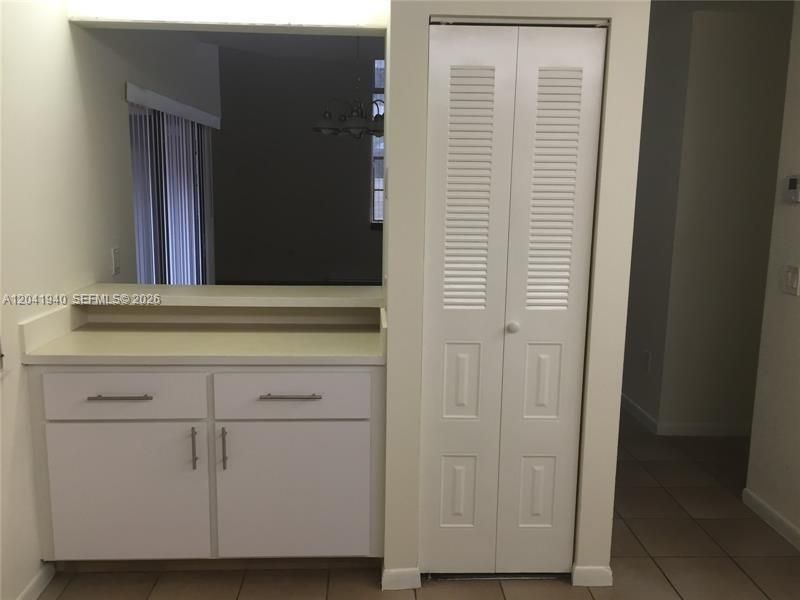 For Rent: $3,200 (3 beds, 2 baths, 1407 Square Feet)