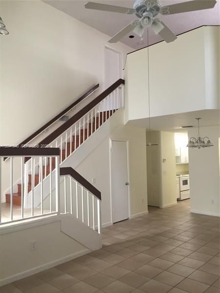 For Rent: $3,200 (3 beds, 2 baths, 1407 Square Feet)