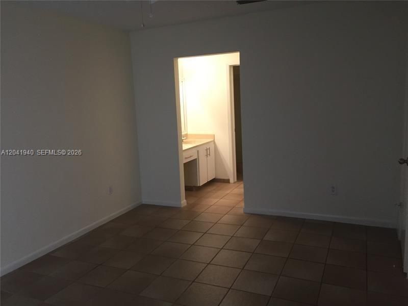 For Rent: $3,200 (3 beds, 2 baths, 1407 Square Feet)