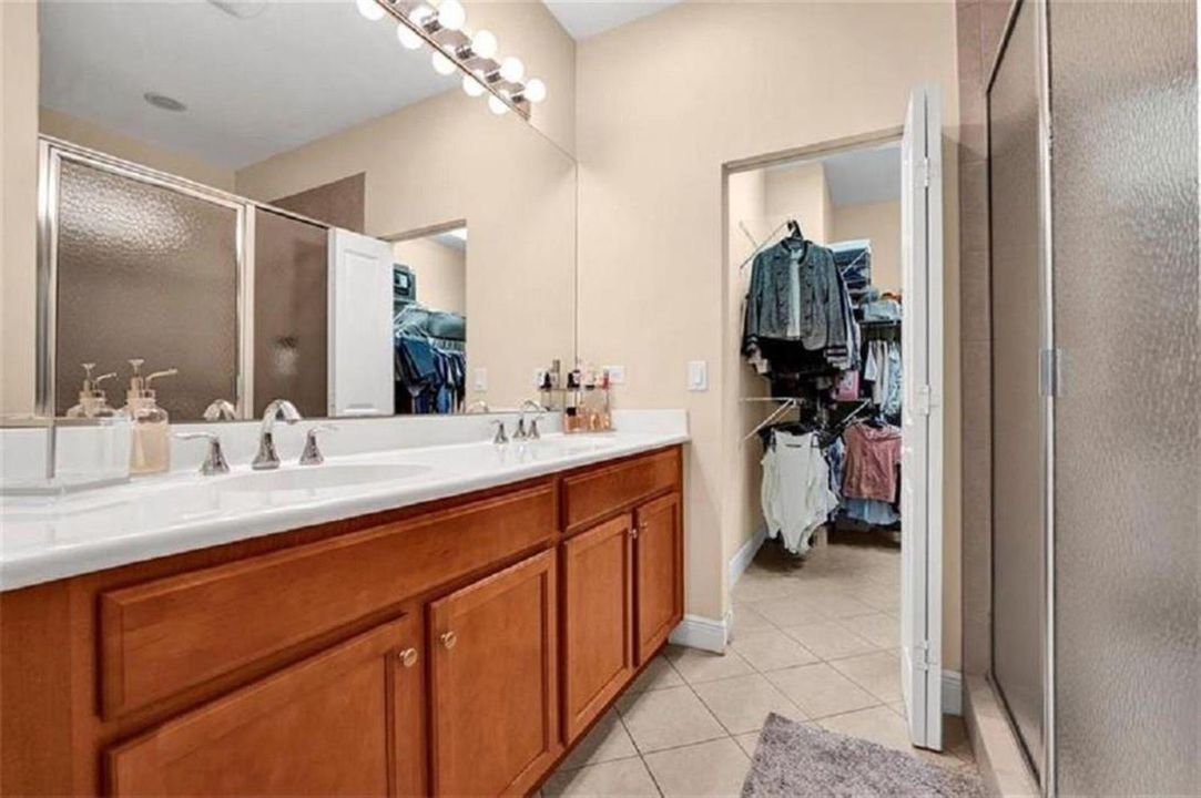 cascada bath and closet