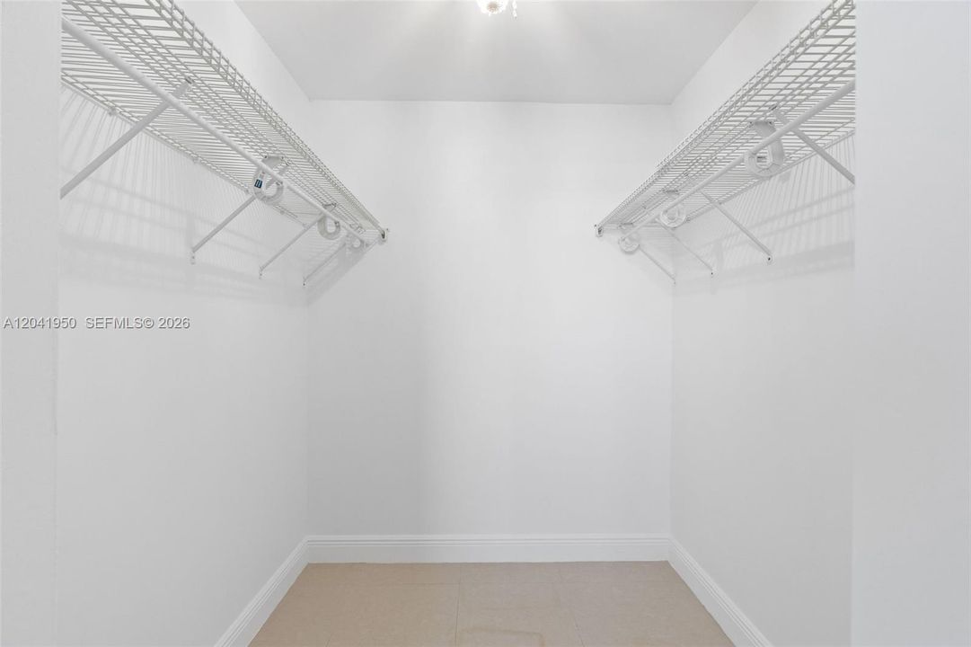 В аренду: $2,000 (1 спален, 1 ванн, 698 Квадратных фут)