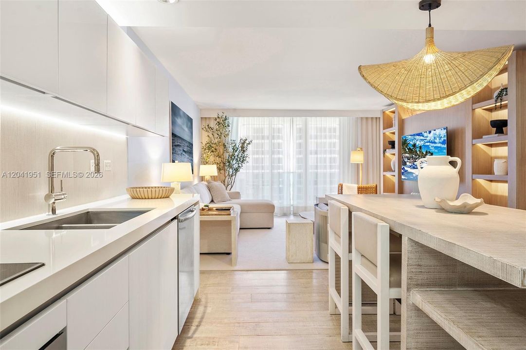 В аренду: $11,000 (1 спален, 1 ванн, 893 Квадратных фут)