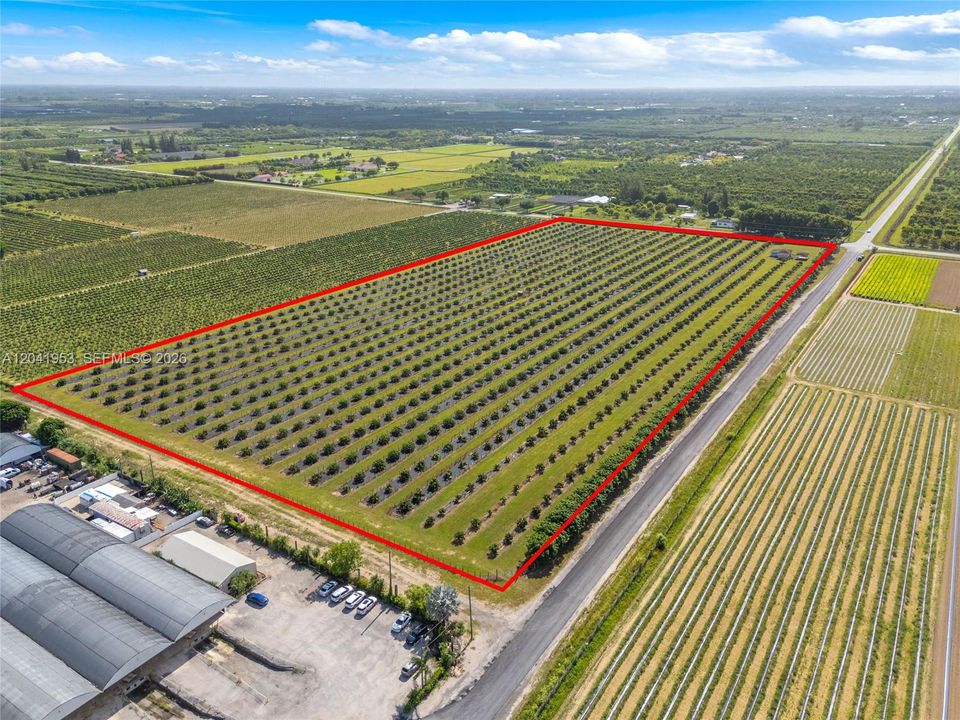 На продажу: $4,000,000 (19.63 acres)
