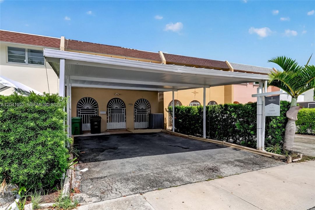 En Venta: $449,000 (3 camas, 2 baños, 1606 Pies cuadrados)