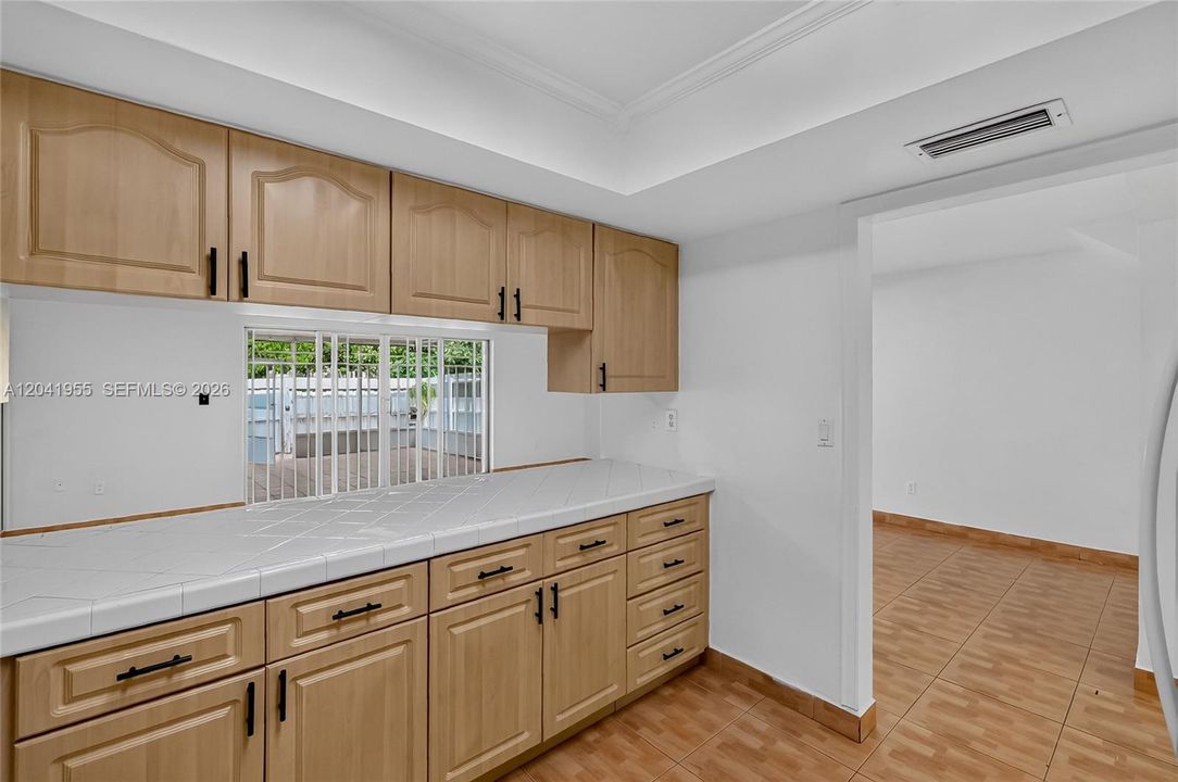 En Venta: $449,000 (3 camas, 2 baños, 1606 Pies cuadrados)