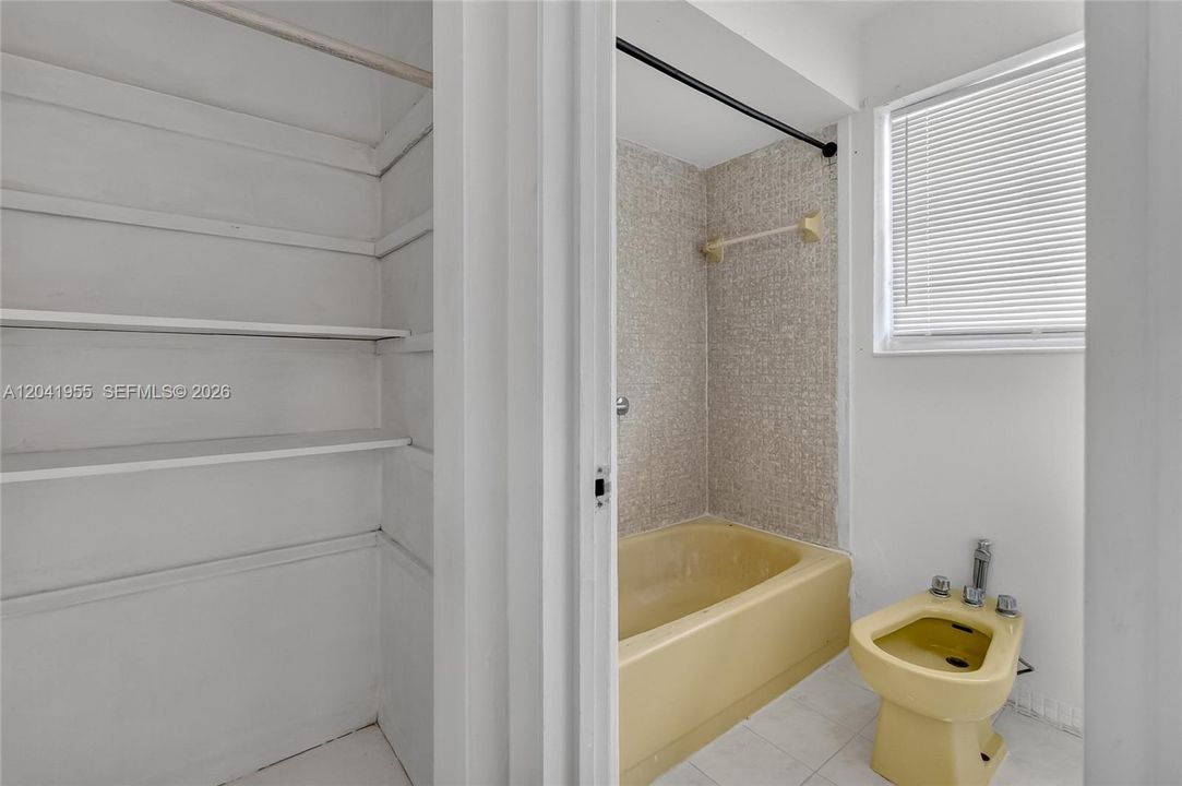 En Venta: $449,000 (3 camas, 2 baños, 1606 Pies cuadrados)
