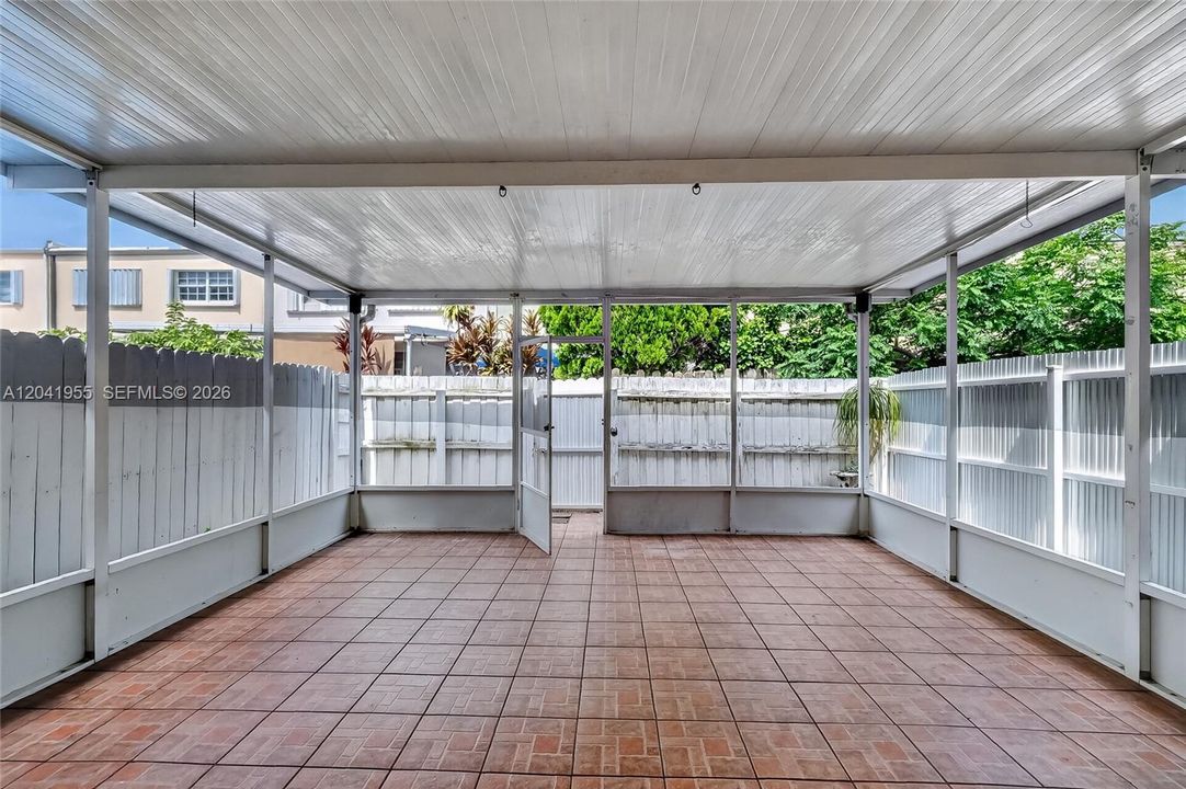En Venta: $449,000 (3 camas, 2 baños, 1606 Pies cuadrados)
