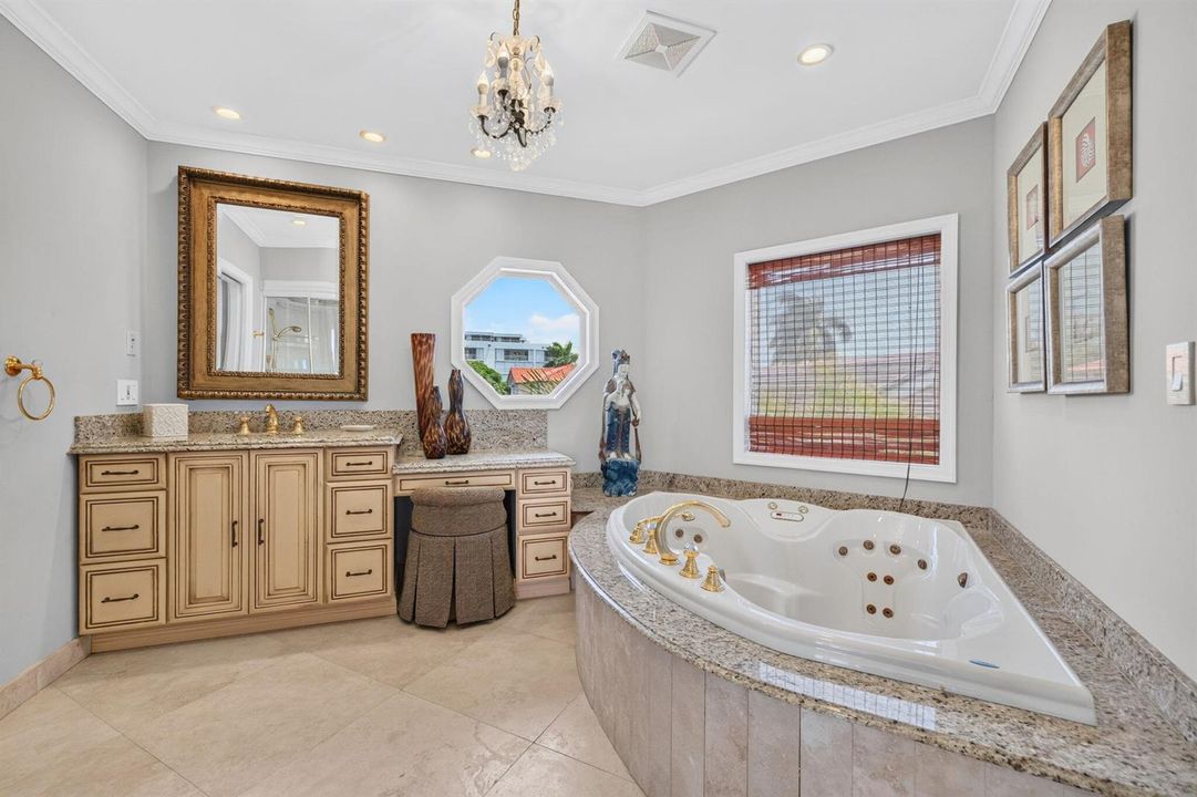 048-Guest-Bath-Spa-Tub