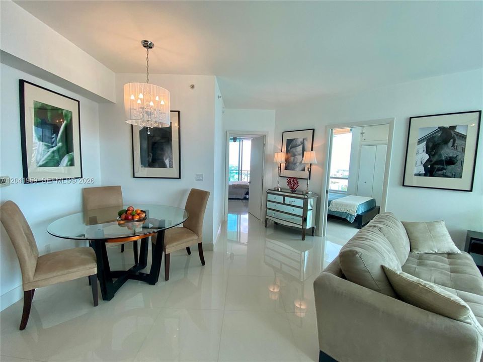 For Rent: $3,800 (2 beds, 2 baths, 920 Square Feet)