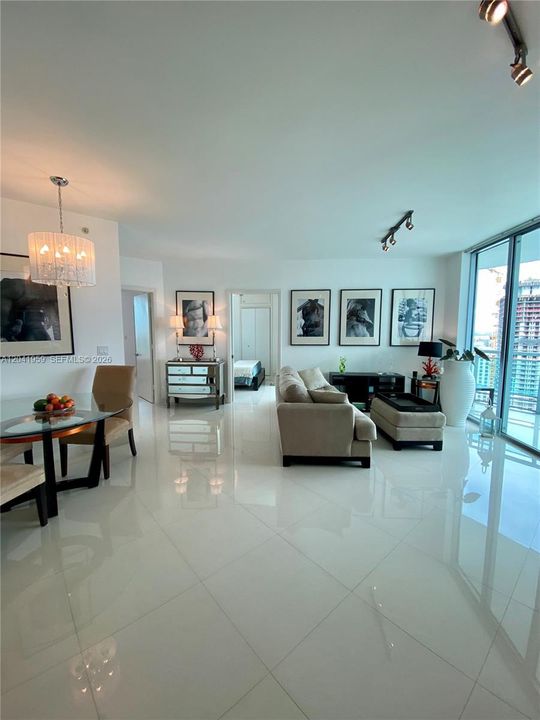 For Rent: $3,800 (2 beds, 2 baths, 920 Square Feet)