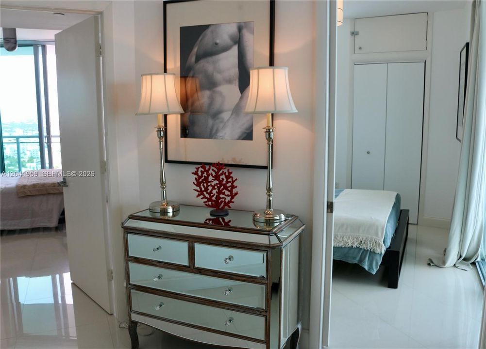 For Rent: $3,800 (2 beds, 2 baths, 920 Square Feet)