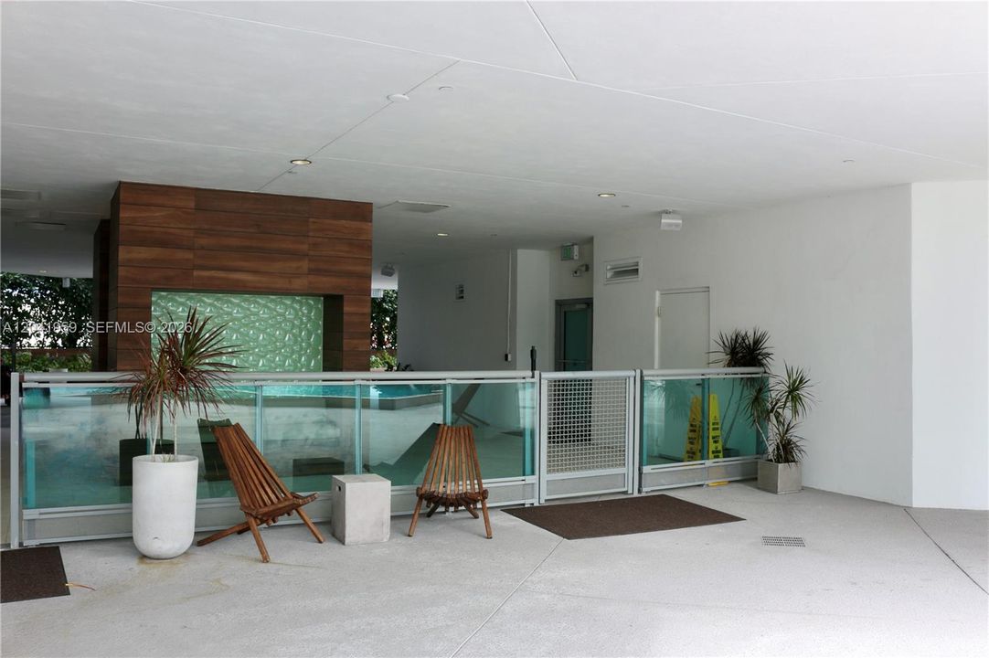 For Rent: $3,800 (2 beds, 2 baths, 920 Square Feet)