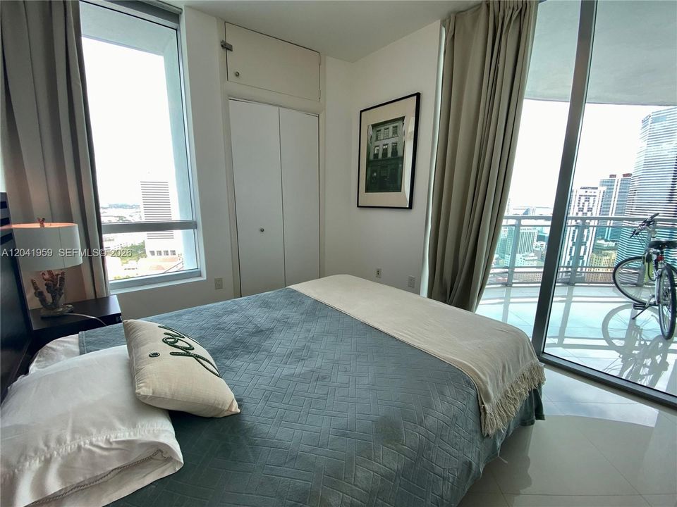 For Rent: $3,800 (2 beds, 2 baths, 920 Square Feet)