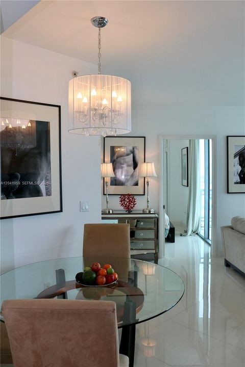 For Rent: $3,800 (2 beds, 2 baths, 920 Square Feet)