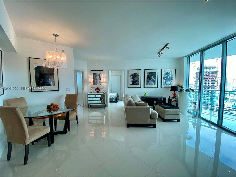 For Rent: $3,800 (2 beds, 2 baths, 920 Square Feet)