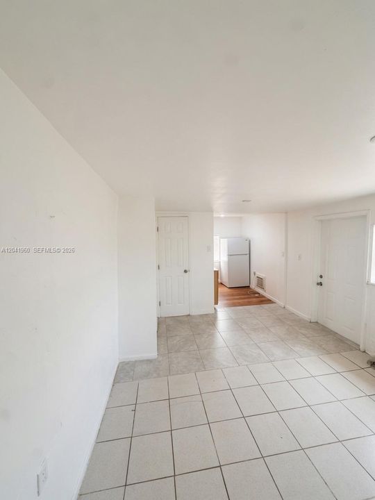 В аренду: $1,499 (0 спален, 1 ванн, 2937 Квадратных фут)