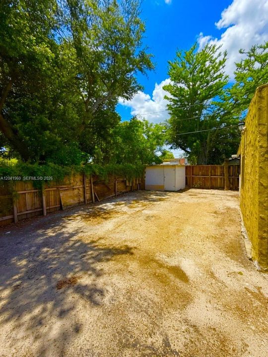 В аренду: $1,499 (0 спален, 1 ванн, 2937 Квадратных фут)