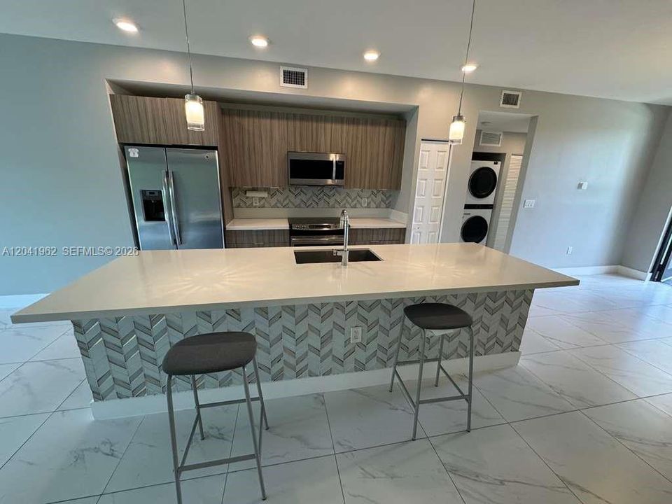En Renta: $3,050 (3 camas, 2 baños, 1236 Pies cuadrados)