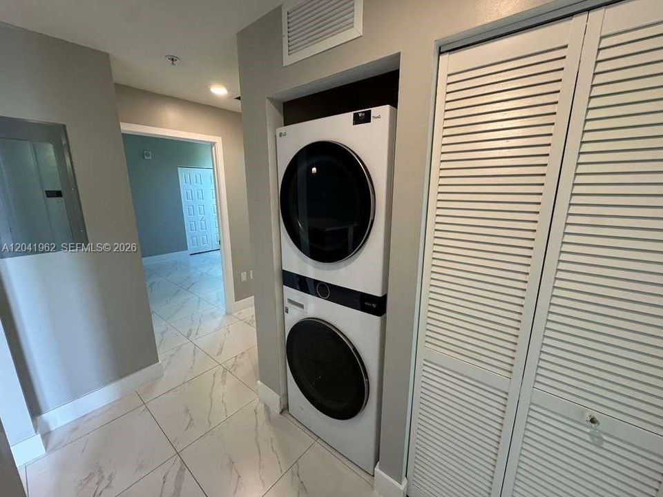 En Renta: $3,050 (3 camas, 2 baños, 1236 Pies cuadrados)