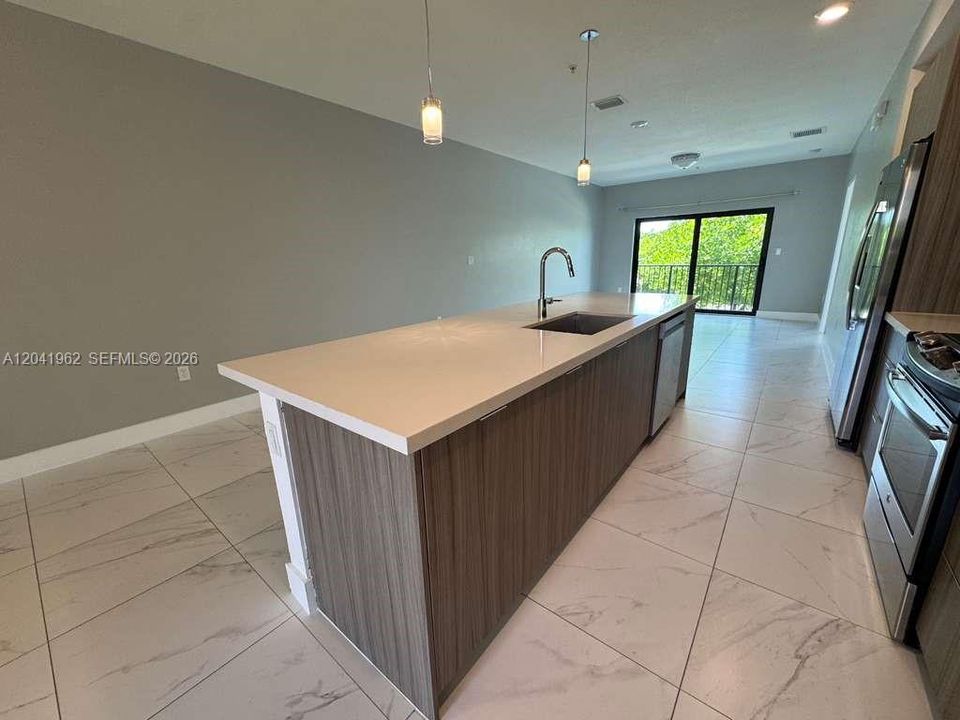 En Renta: $3,050 (3 camas, 2 baños, 1236 Pies cuadrados)