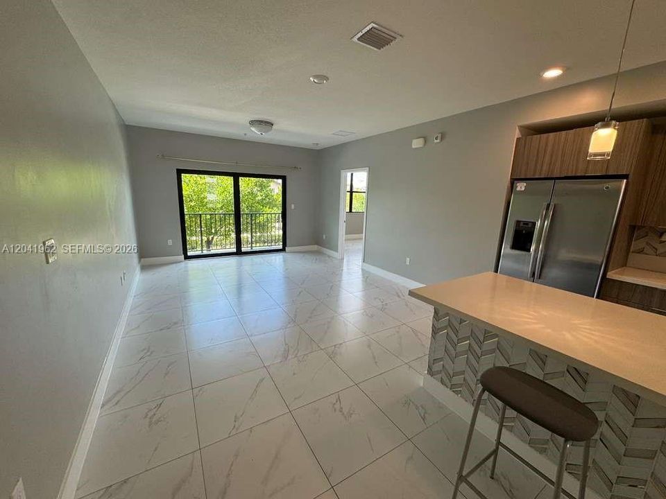En Renta: $3,050 (3 camas, 2 baños, 1236 Pies cuadrados)