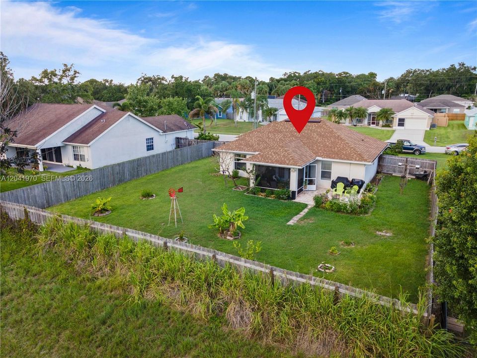На продажу: $379,999 (3 спален, 2 ванн, 1242 Квадратных фут)