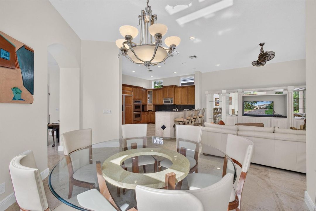 Kitchen Dining Area