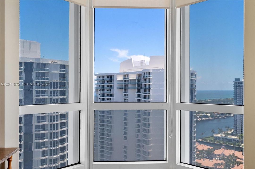 На продажу: $739,000 (2 спален, 2 ванн, 1870 Квадратных фут)