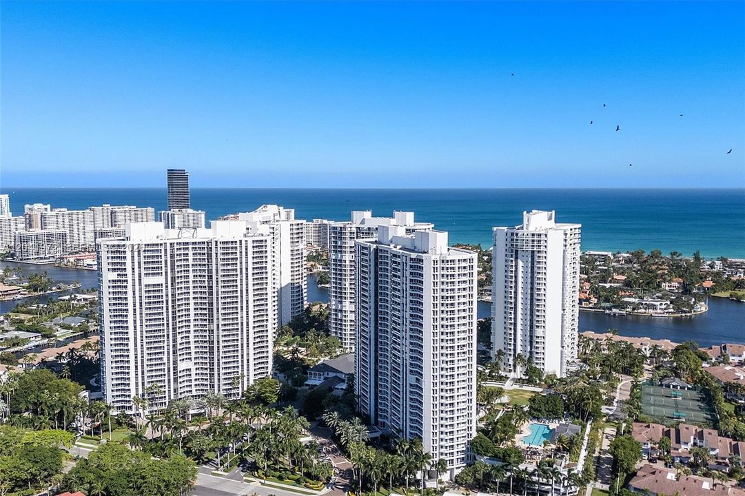 На продажу: $739,000 (2 спален, 2 ванн, 1870 Квадратных фут)