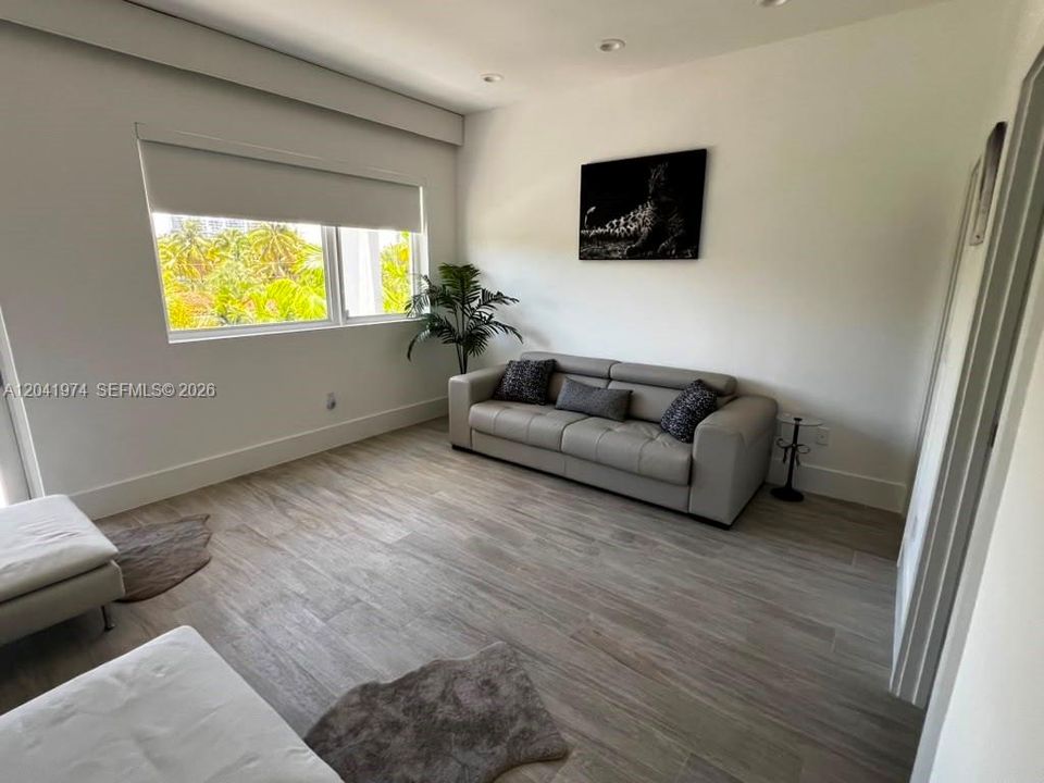 В аренду: $21,000 (7 спален, 6 ванн, 3696 Квадратных фут)