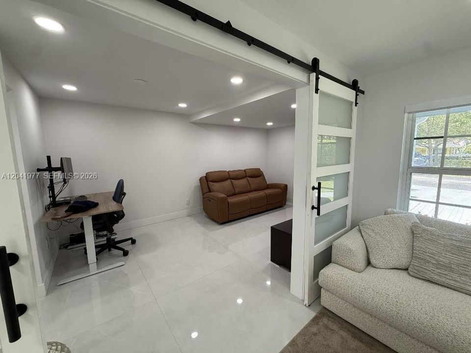 En Venta: $625,000 (3 camas, 2 baños, 1572 Pies cuadrados)