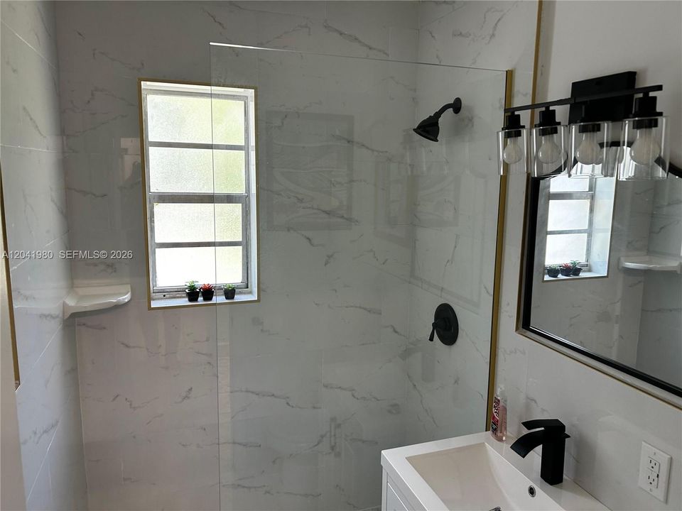 En Venta: $510,000 (4 camas, 2 baños, 1395 Pies cuadrados)
