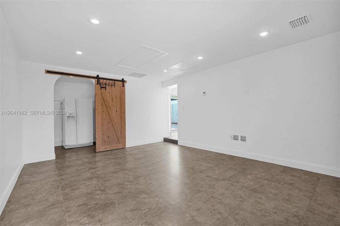 В аренду: $8,500 (4 спален, 3 ванн, 2646 Квадратных фут)