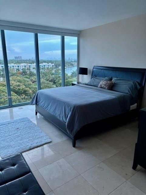 For Rent: $4,200 (2 beds, 2 baths, 1174 Square Feet)