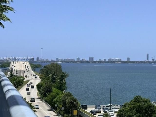 For Rent: $4,200 (2 beds, 2 baths, 1174 Square Feet)