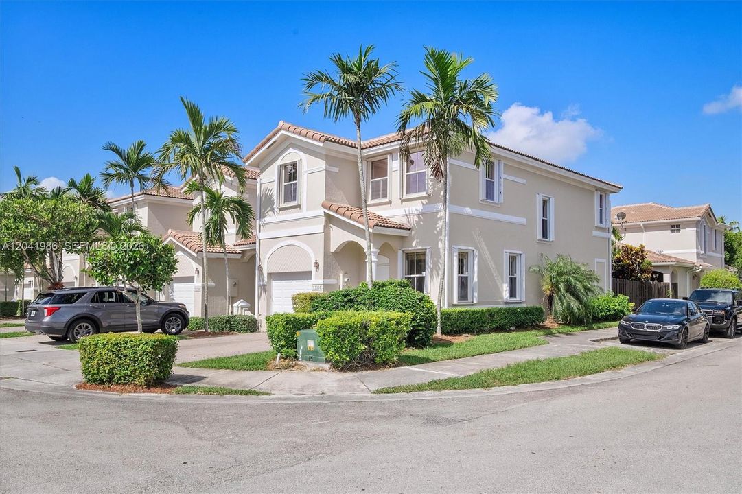 En Venta: $550,000 (4 camas, 2 baños, 1793 Pies cuadrados)