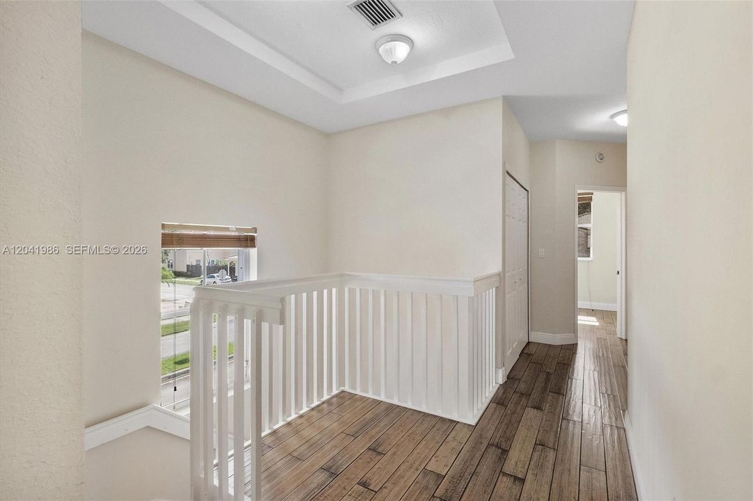 En Venta: $550,000 (4 camas, 2 baños, 1793 Pies cuadrados)