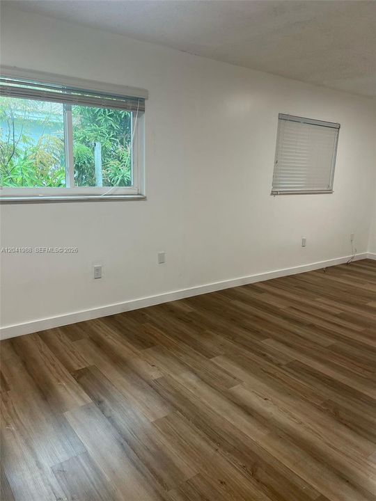 For Rent: $3,000 (3 beds, 1 baths, 1008 Square Feet)