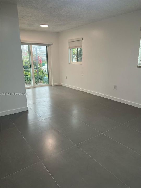 For Rent: $3,000 (3 beds, 1 baths, 1008 Square Feet)