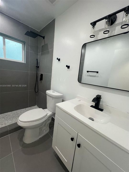 For Rent: $3,000 (3 beds, 1 baths, 1008 Square Feet)