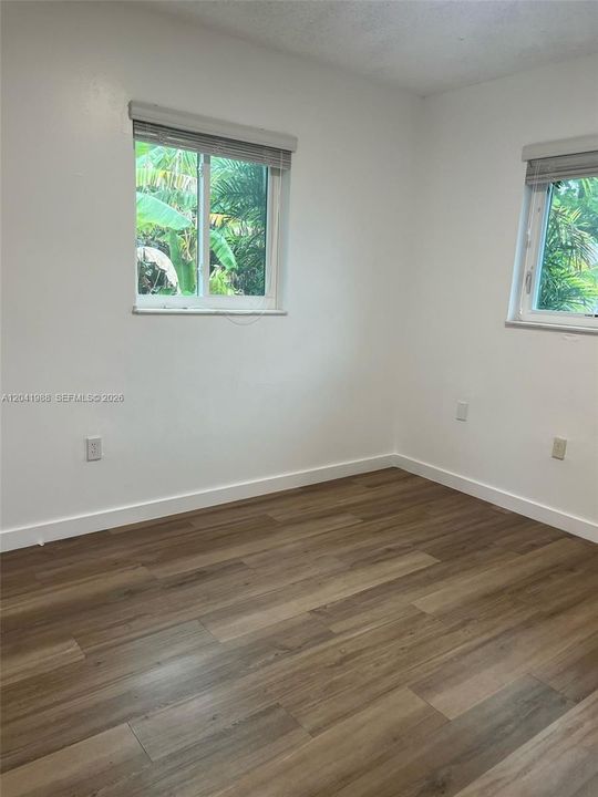 For Rent: $3,000 (3 beds, 1 baths, 1008 Square Feet)