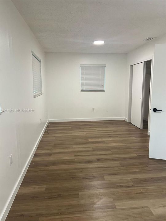 For Rent: $3,000 (3 beds, 1 baths, 1008 Square Feet)