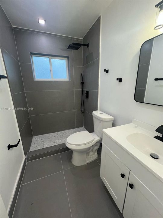 For Rent: $3,000 (3 beds, 1 baths, 1008 Square Feet)