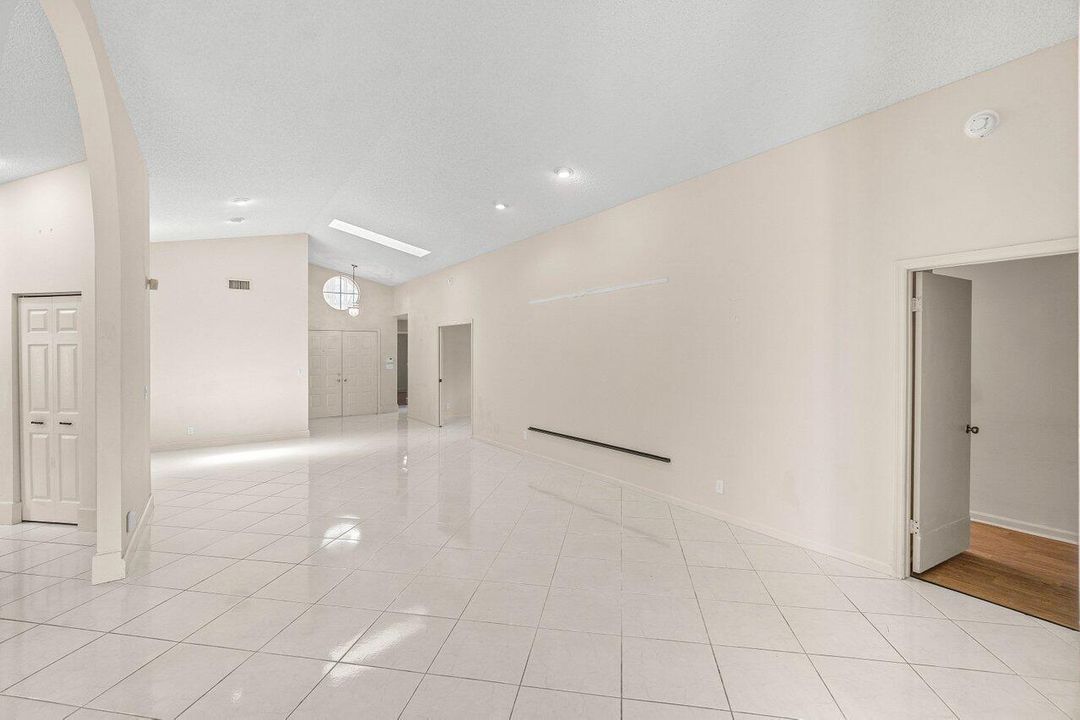 011-9763HarbourLakeCircle-BoyntonBeach-F